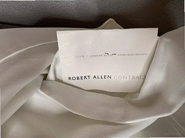 Robert Allen Contract 26x26 Euro Sham 300TC Houndstooth Pattern